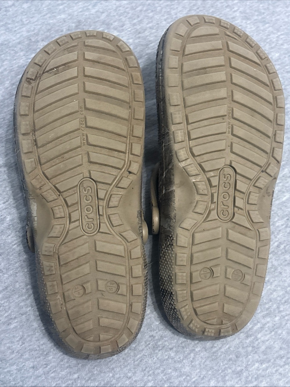 CROCS Clog in Tan Camo Print - Picture 2 of 4